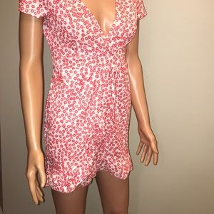 Small Floral Mini Dress red & white Super cute!